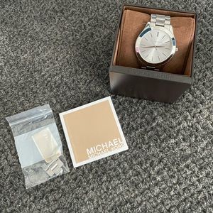 MICHAEL KORS
Slim Runway Silver-Tone Watch